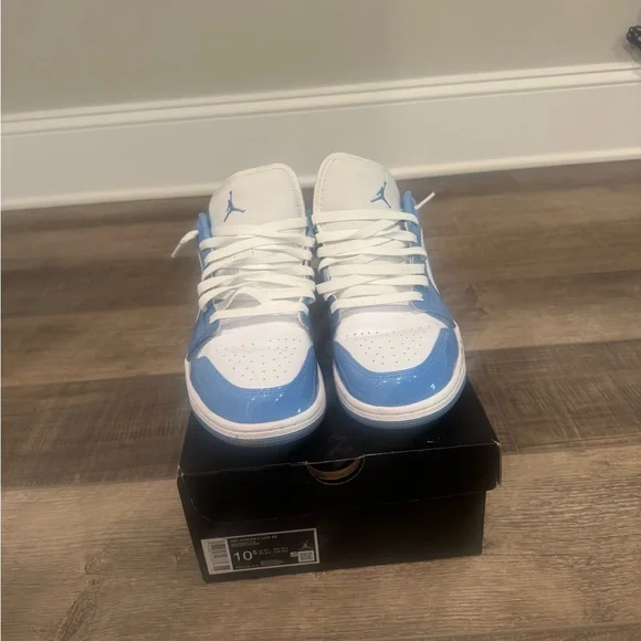 Air Jordan 1 Low SE - Picture 1 of 5